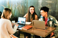 網上教學調查:七成老師籲實體為佳 憂學生染網癮