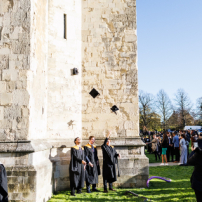 根德大學禁學生用基督教名 被批極權社會標誌