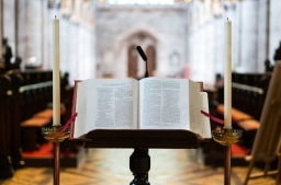 教會調查：牧師工作滿意度持續下降——筋疲力盡