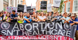 英國生命大遊行千人參加反對墮胎