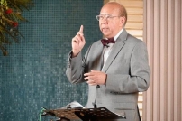 吳榮滁牧師剖析:AI時代下的釋經危機——「旁門」還是「正道」?