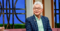 寇紹恩牧師術後康復再傳好消息：已能扶欄站立︰