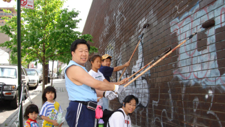 New York Police Recruits Chinese Christians to Clear Graffiti