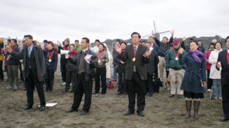 Hundreds of Chinese Ministers Prayed at San Francisco Ocean Beach