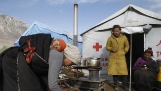 Icy Weather Compounds Suffering of China Quake Victims