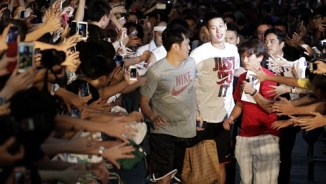 Jeremy Lin Ignites Passion Among Chinese Fans for Basketball Summer Nights