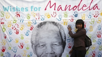 Nelson Mandela's Health 'Steadily Improving', Celebrates 95th Birthday in Hospital