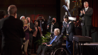 Billy Graham's 95th Birthday Celebration Exalts the Cross of Jesus Christ (Pictures, Video)