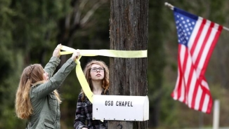 Oso Mudslide in Washington: As Search and Rescue Press On, Local Church Look to God for Help and Strength