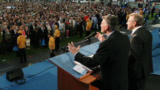 Billy Graham's Message 'The Cross' to Re-Air During Easter, Franklin Graham Calls on Prayer For Ukraine