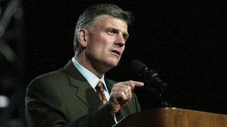 Franklin Graham Says 'God Hates Cowards,' Urges Church Leaders to Combat Abortion, Homosexuality