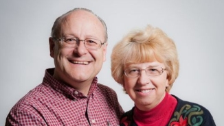 Ebola Infected American Missionary Nancy Writebol Reunites, Prays With Husband