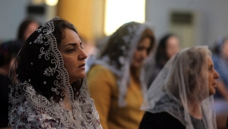 50 Miles from ISIS, Iraqi Christians Attend Sunday Service, Pray for Safety, Peace (Photos)