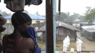 Nigerian Churches Risk Spreading Ebola Through Communion by Tongue, Sharing Peace