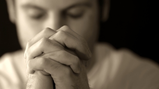 What Americans Pray for Will Surprise You, According to New Max Lucado Survey