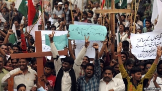 Pakistan: Muslim Mob Kills, Burns Christian Couple for 'Desecrating' Koran