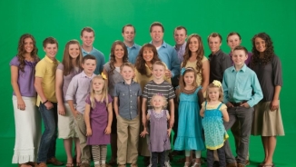 '19 Kids and Counting' Duggar Family Refuse to Compromise Faith Despite Controversy 