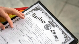 Arkansas, Mississippi Overturn Ban On Gay Marriage; Christians Must 'Stand' For Truth