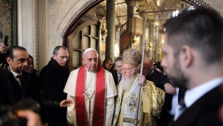 Pope Francis Seeks Inter-Faith Alliance To Stop ISIS Violence Against Middle Eastern Christians