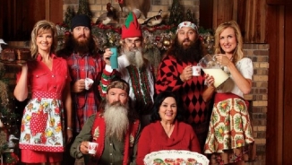 'Duck Dynasty' Christmas Episode Video: Phil Robertson Breaks Down after Buying a Family a House