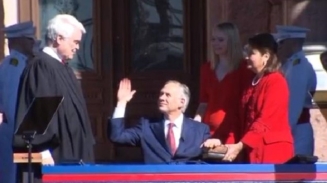 Republican Greg Abbott Sworn in as Texas Governor, Credits 'Grace of God' for Success