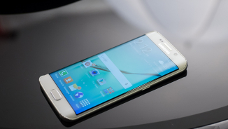 Samsung Galaxy S6 Edge vs. iPhone 6 Plus Comparison: Specs and Reviews on Two Biggest Smartphones of 2015