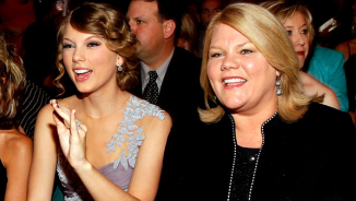 #PrayForMamaSwift: Taylor Swift Unite to Pray for Singer's Mom Following Cancer Diagnosis