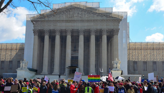 Christian Leaders, Including Franklin Graham and Mike Huckabee, Say 'We Will Not Obey' if Supreme Court Legalizes Gay Marriage