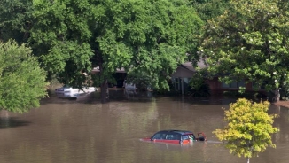 Texas Floods 2015 Update: Death Toll Rises to 31 as More Bodies Recovered; Victims Identified