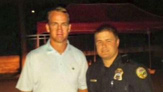 Denver Broncos QB Peyton Manning Visits Chattanooga to Pay Respects to Fallen Marines, Sailor