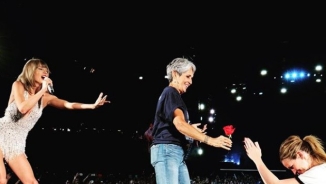 Julia Roberts, Joan Baez Walk Taylor Swift’s 1989 World tour Runway