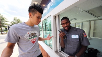 Charlotte Hornets' Michael Kidd-Gilchrist Makes Fun of Jeremy Lin's Security Issue, Aaron Harrison to Survive Hornets' Final Cut