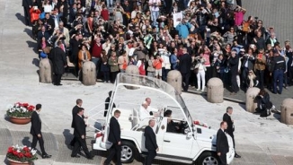 Pope Francis Proclaims Four New Saints, Urges Church Leadership to be Humble