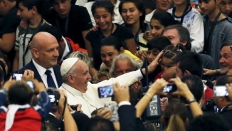 Pope Francis Condemns Xenophobia Against Europe's Gypsies But Says They Must Obey Laws