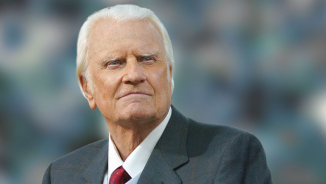 Rev. Billy Graham: Turn to God, Bible for Wisdom During Troubled Times, Launched 'Sharing Hope In Crisis Student Training' on Same Day of Paris Terrorist Attacks