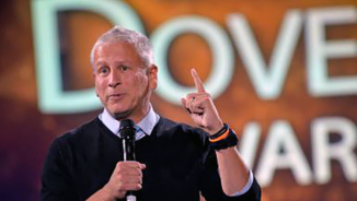 Passion City Pastor Louie Giglio Launches 'Comeback' Book Because 'God Is in the Business of Giving Fresh Starts To People'