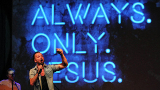 Hillsong NYC Pastor Carl Lentz on Starbucks Red Cup Christmas Controversy: 'It's Weird When Christians Freak out about Stuff Like That'