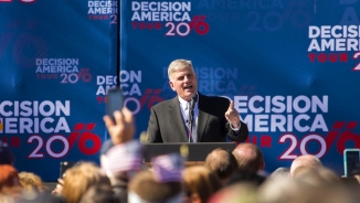 Rev. Franklin Graham Urges Christians To Make Voices Heard At Ballot Box: 'We Need to Get God Back Into It'