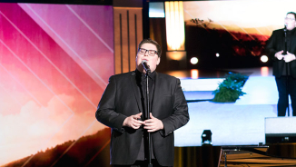 'The Voice' Winner Jordan Smith Wows Audiences at NRB With Stunning Rendition of 'Great Is Thy Faithfulness' (Video)