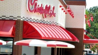 Christian Restaurant Chick-Fil-A Fights 'Cell Phone Addiction' By Rewarding Customers Who Ignore Smartphones During Meals