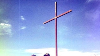 Chris Pratt, 'Guardians of the Galaxy' Star, Erects Huge Cross on Easter To Proclaim Faith