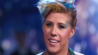 'Fuller House's Jodie Sweetin Impresses on Dancing With The Stars Episode 6 despite Ankle Injury Scare