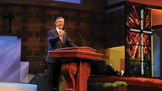 Religious Liberty Threat is Not ISIS, It's Chambers of Commerce, Says Pastor Robert Jeffress