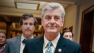 Mississippi Gov. Bryant Honored For His Firm Belief in Religious Freedom