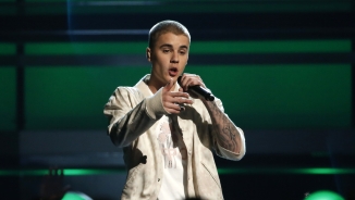 Justin Bieber Uses Sermon From Megachurch Pastor T.D. Jakes to Explain Controversial 'No Picture' Policy 