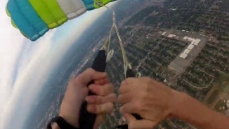 Skydiver Encounters Terrifying Parachute Malfunction [Video]