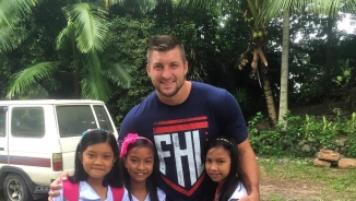 Christian Athlete Tim Tebow Spends Summer Ministering to Sick and Orphaned Filipino Children