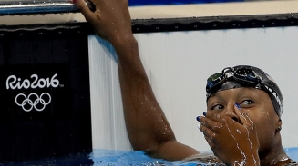 US Olympic Swimmer and Gold Medalist Simone Manuel Gives ‘All Glory to God’