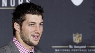 Tim Tebow Signs With New York Mets, New Book 'Shaken' Set for October Release