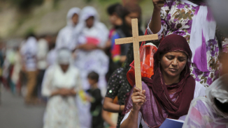 Christmas Carolers Beaten by Hindu Radicals in India 